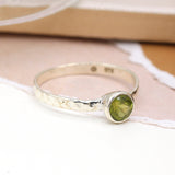 PM Sterling silver hammered ring with peridot - Small/S (55)
