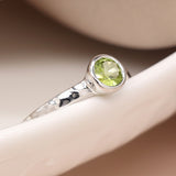 PM Sterling silver hammered ring with peridot - Small/S (55)